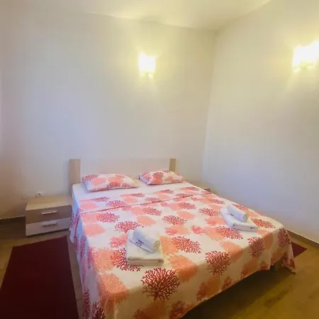 Janja Apartment *